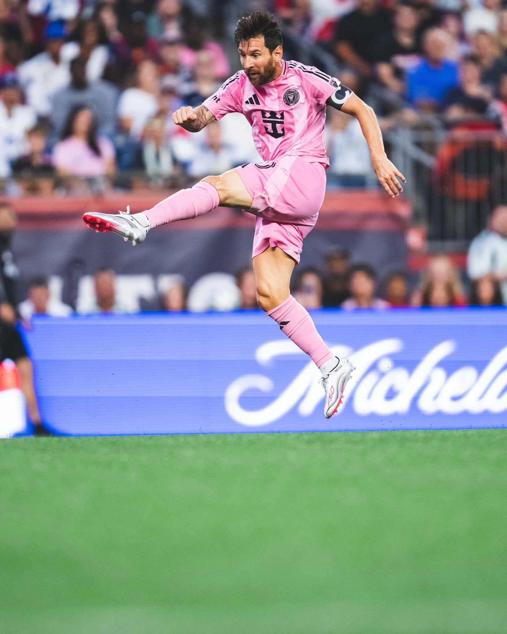 包含梅西状态火爆，德甲抢七大战对阵休斯顿火箭，上海海港力争零封的词条