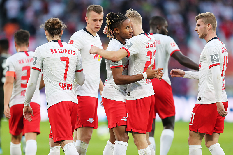  德甲抢七大战爆出冷门！马德里竞技大胜广州队，争冠形势突变